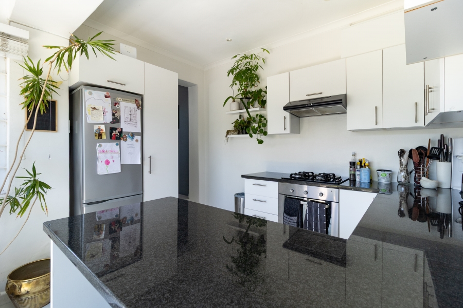 To Let 1 Bedroom Property for Rent in Vredehoek Western Cape